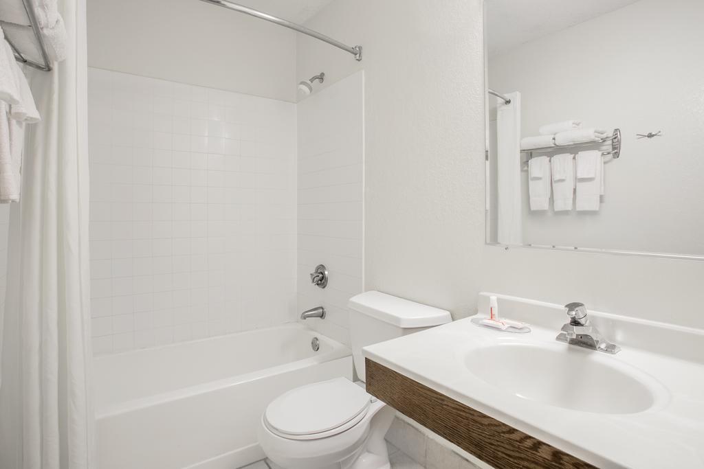Super 8 By Wyndham Douglas Habitación foto