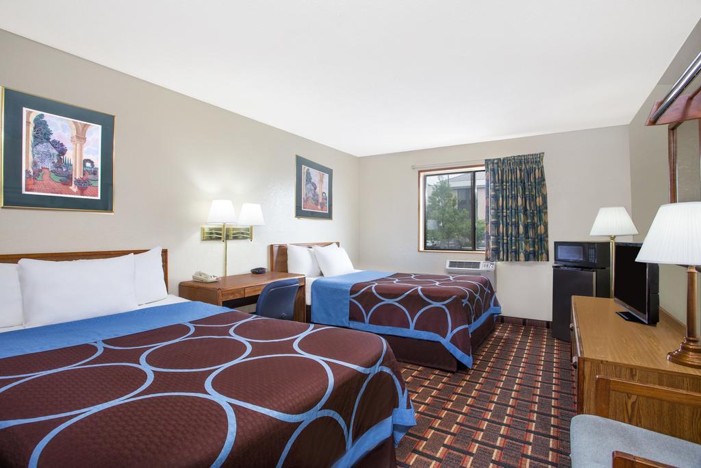 Super 8 By Wyndham Douglas Habitación foto