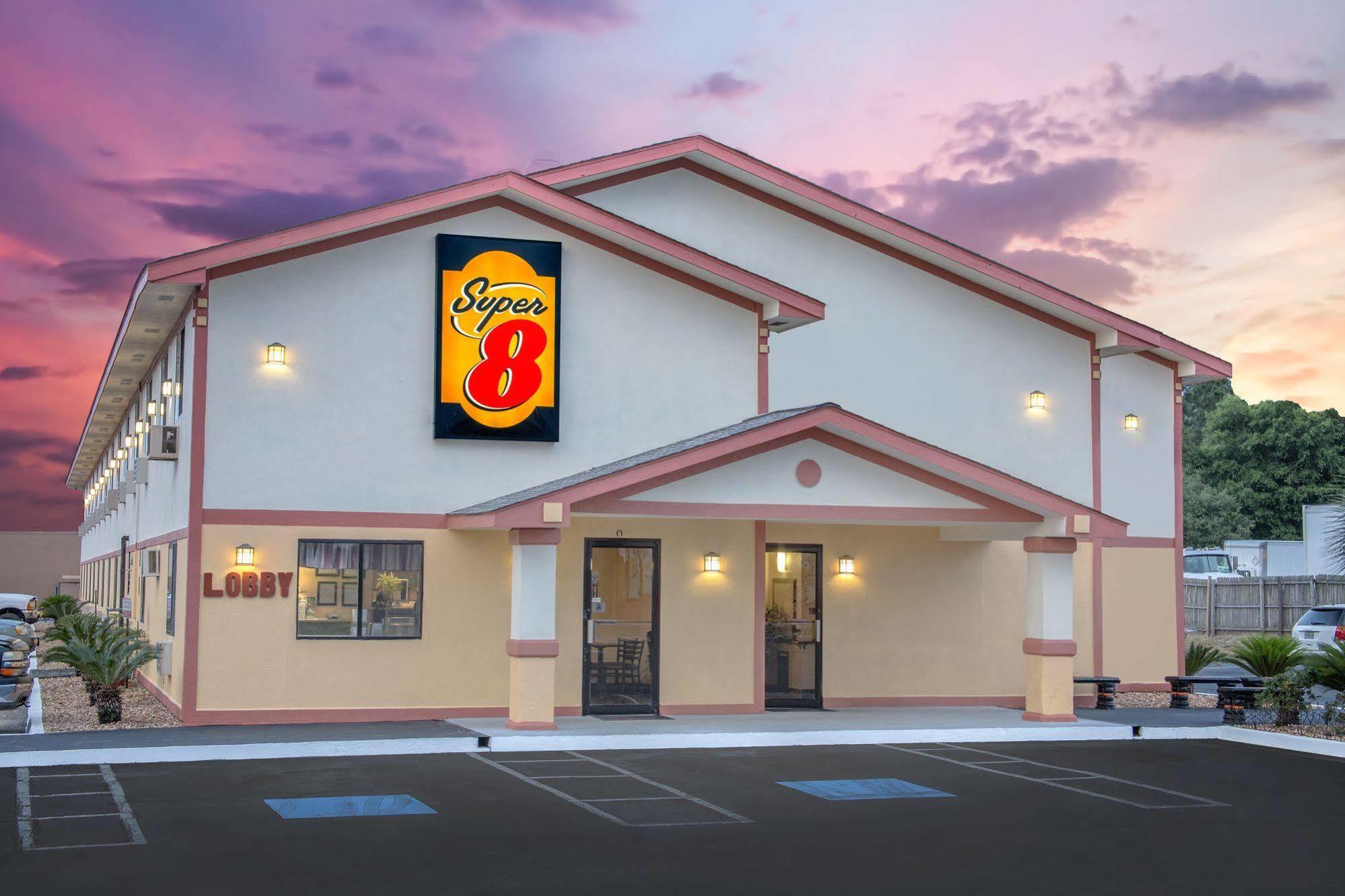 Super 8 By Wyndham Douglas Exterior foto